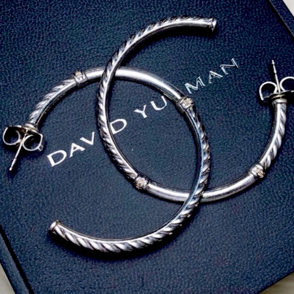 💯💯 Authentic Beautiful David Yurman Metro Hoop Earrings with Diamond Accents!